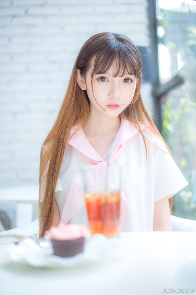 这世界要是没有爱情，它在我们心中还会有什么意义！这就如同一盏没有亮光的走马灯。